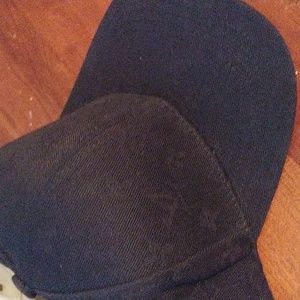 Mens LV hat new with tags . never worn.
